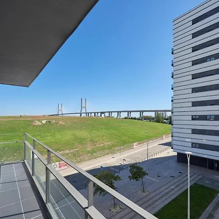 Bridge River @ Parque Nacoes Appartamento Lisbona